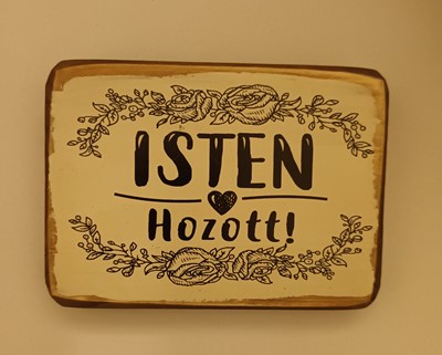 Falitábla Isten hozott!