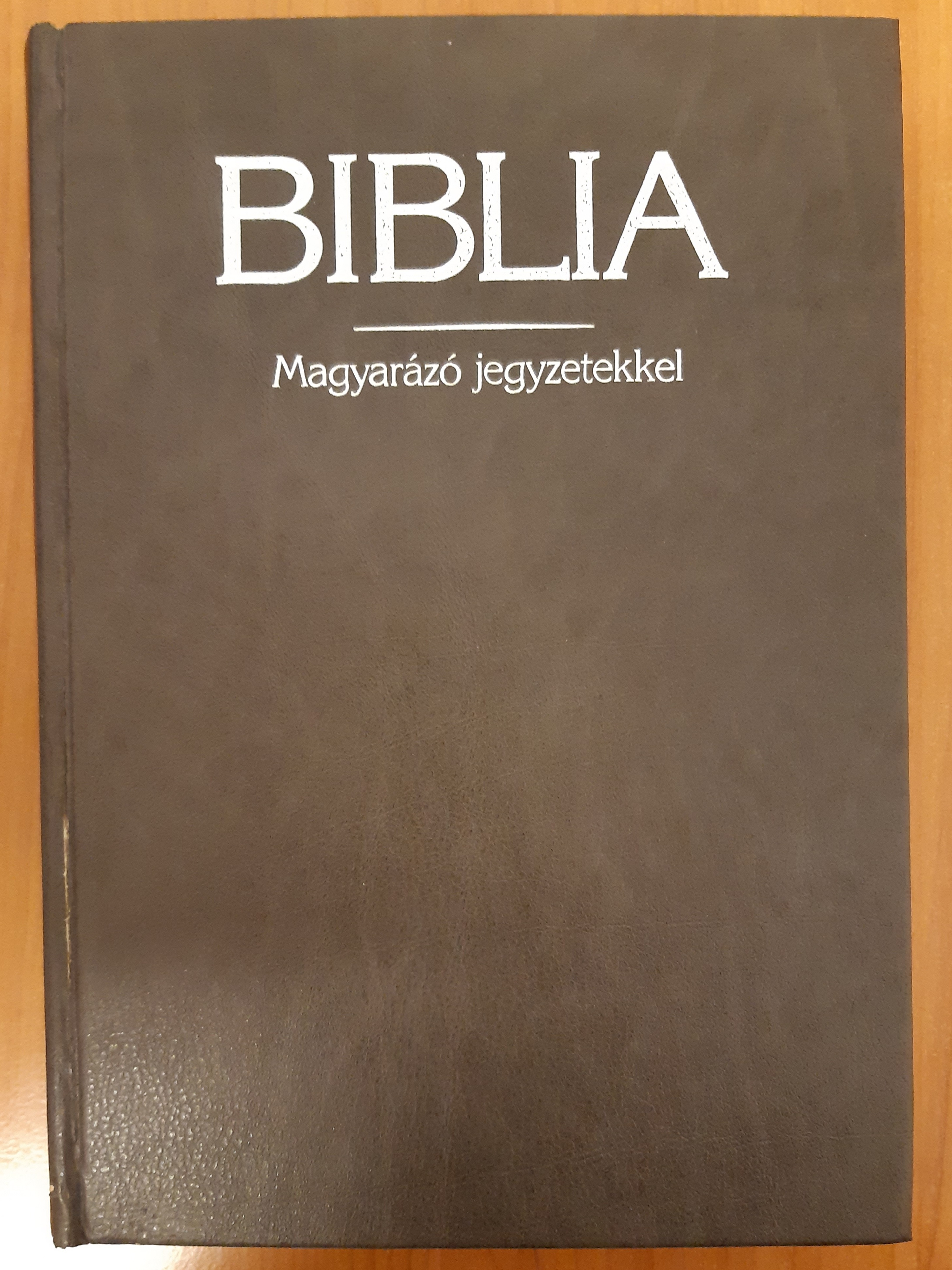 Biblia új fordítás, magyarázó jegyzetekkel
